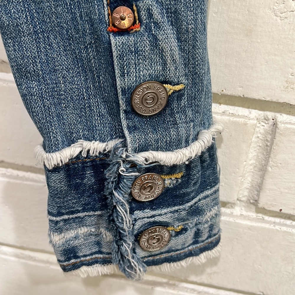 True Religion Distressed Blue Jean Jacket Raw Hem Collar, Pockets, & Cuffs Small - Picture 8 of 12